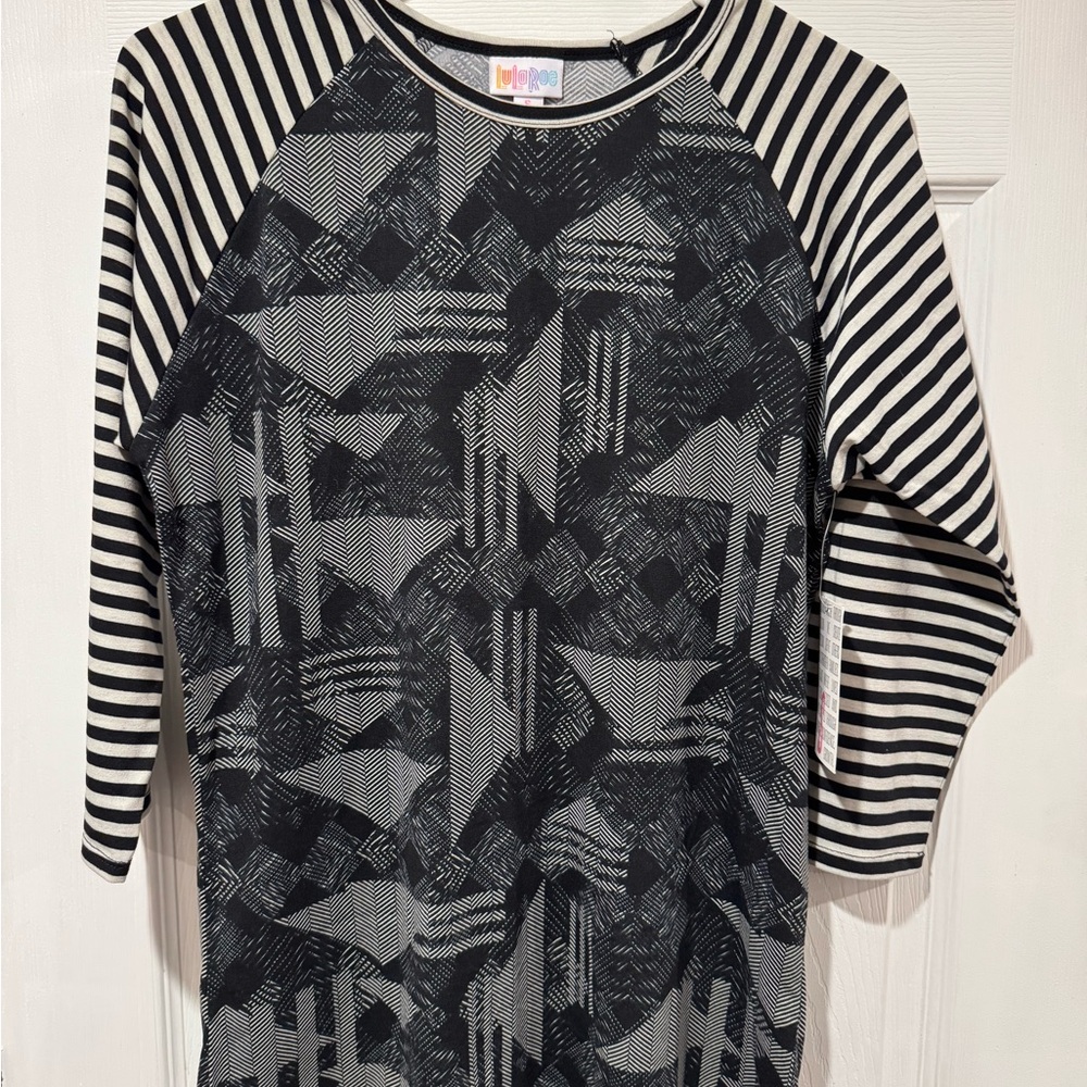 LuLaRoe Randy Black and White Chevron Top